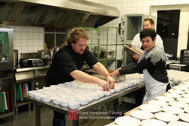 20151220 eetmetjehart kerstdiner2015 frans versteden fotografie tilburginbeeld FRVE9756.jpg